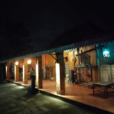 Legiyem Homestay Jogjakarta Buitenkant foto