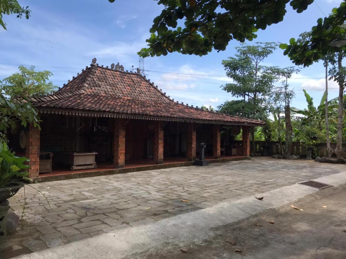 Legiyem Homestay Jogjakarta Buitenkant foto