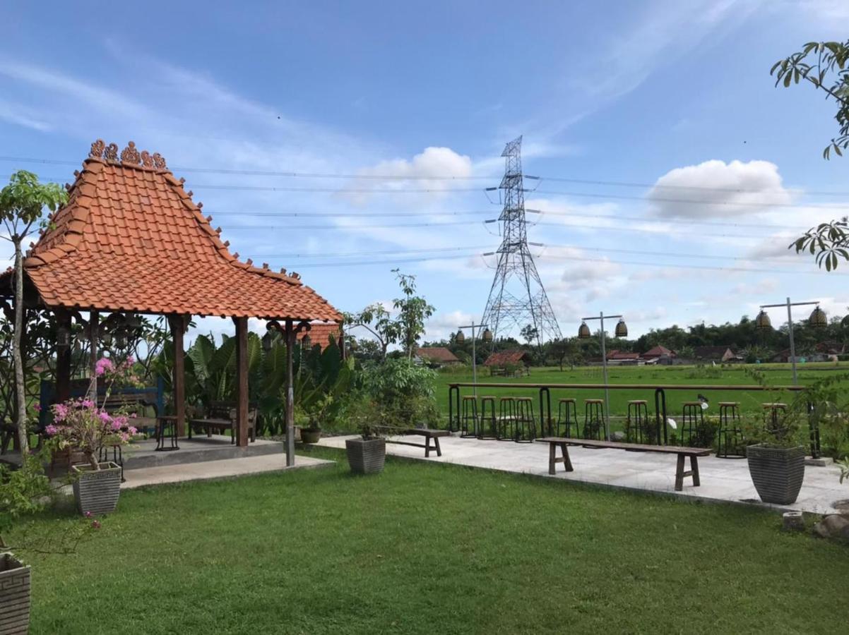 Legiyem Homestay Jogjakarta Buitenkant foto
